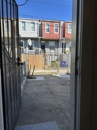 721 N Streeper St photo'