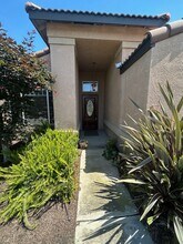 1896 Mathew Ave in Farmersville, CA - Building Photo - Building Photo