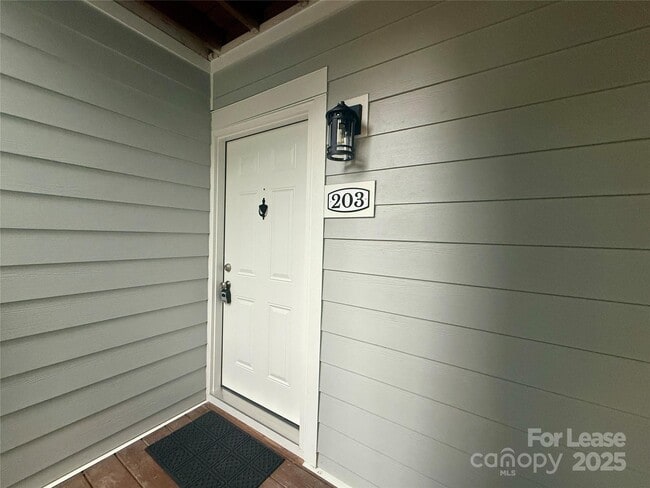 18801 Nautical Dr in Cornelius, NC - Building Photo - Building Photo
