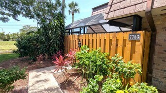 7753 Courtyard Run W in Boca Raton, FL - Building Photo