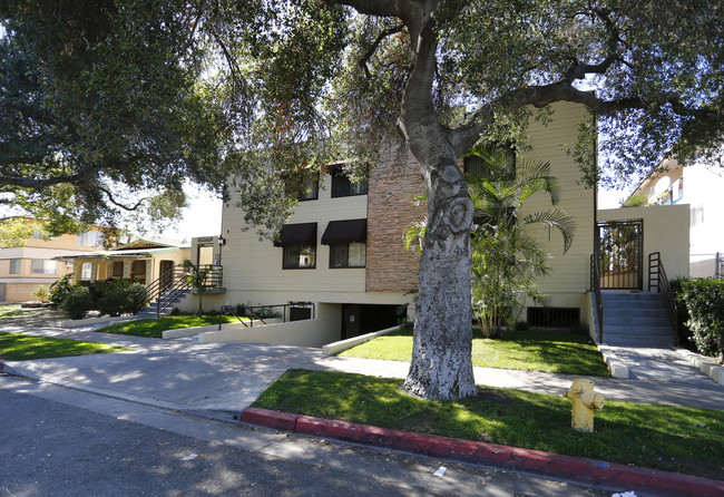 345 Chester St in Glendale, CA - Foto de edificio - Building Photo