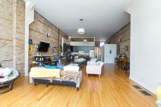 1832 S Racine Ave in Chicago, IL - Building Photo - Building Photo