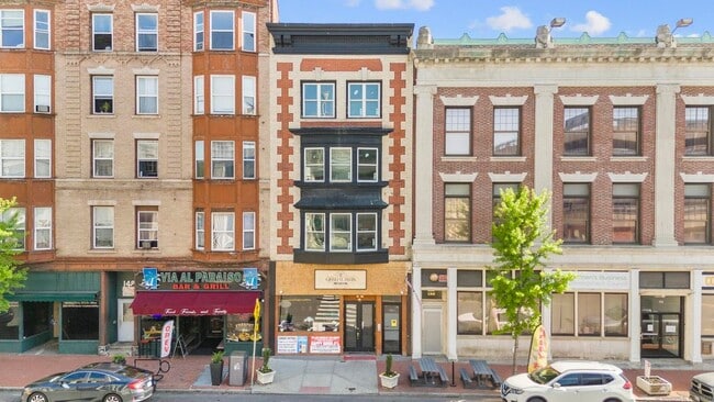 140 Grand St in Waterbury, CT - Foto de edificio - Building Photo