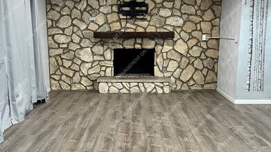 6247 Canyon Woods Dr in Rockford, IL - Building Photo - Building Photo