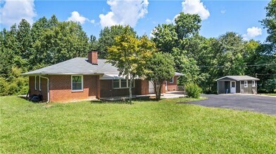 804 Buford Hwy NE in Sugar Hill, GA - Building Photo - Building Photo
