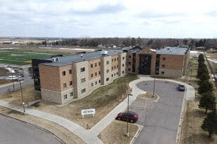 Presentation Heights in Aberdeen, SD - Building Photo