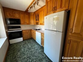 1243 Beacon St in Brookline, MA - Building Photo