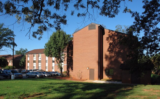 Gandy Allmon Manor in Greenville, SC - Building Photo - Building Photo