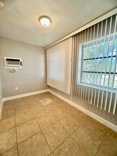 921 N 19th Ave in Hollywood, FL - Building Photo - Building Photo