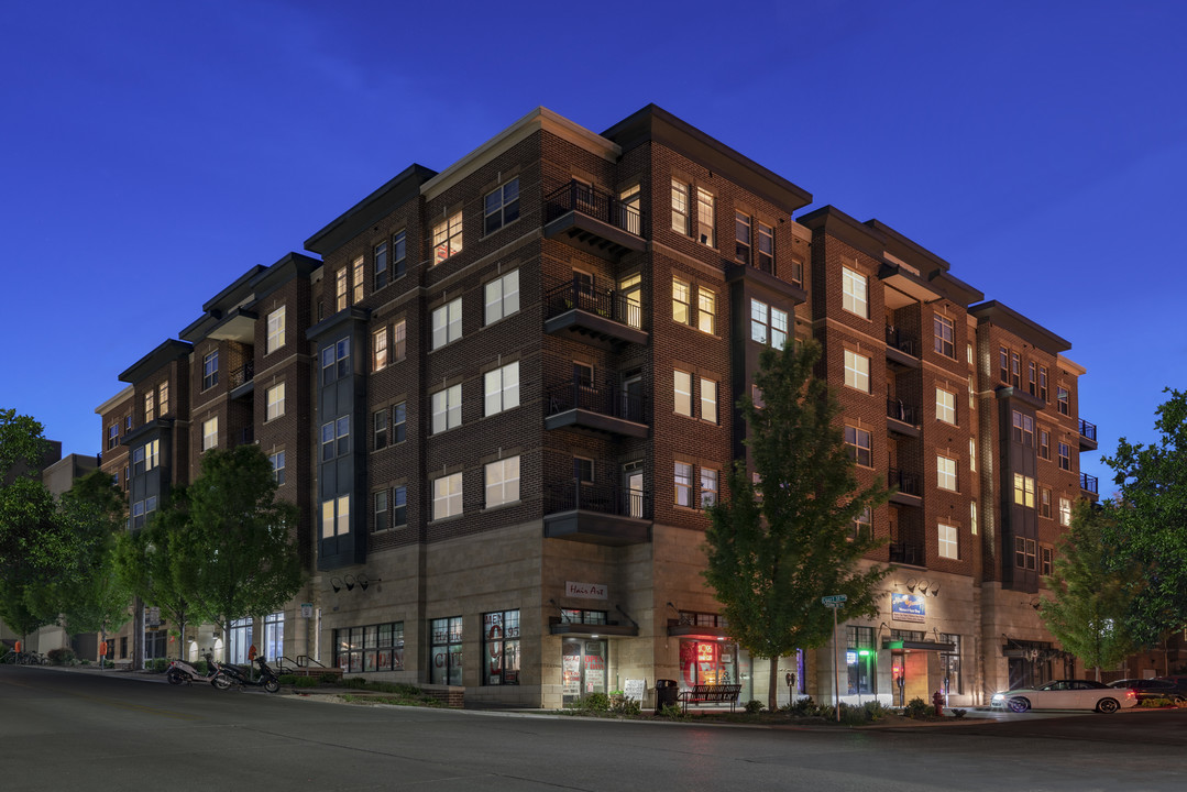 Telluride Apartments in Iowa City, IA - Building Photo