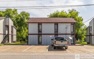 4301 Boyett St in Bryan, TX - Building Photo