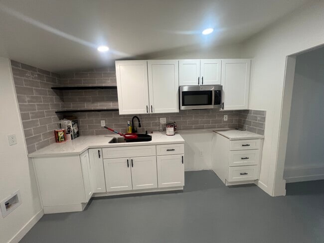 8119 McNulty Ave in Winnetka, CA - Building Photo - Building Photo