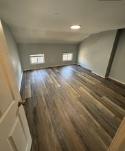 1069 Powell St in Norristown, PA - Foto de edificio - Building Photo