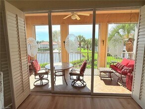 1000 L'Ambiance Cir in Naples, FL - Building Photo - Building Photo