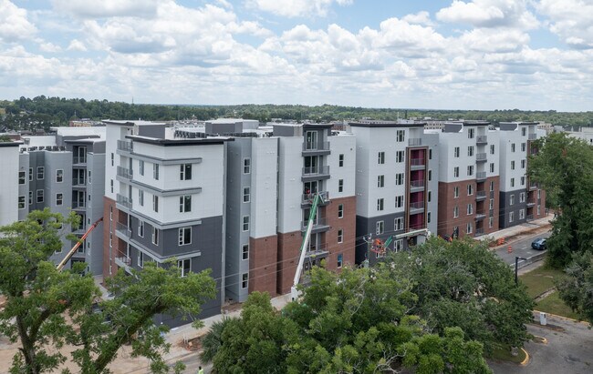 StateHouse Arena in Tallahassee, FL - Foto de edificio - Building Photo