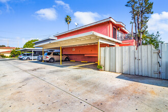 2285 Miner St in Costa Mesa, CA - Building Photo - Building Photo