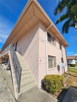 1221 SE 46th Ln in Cape Coral, FL - Building Photo