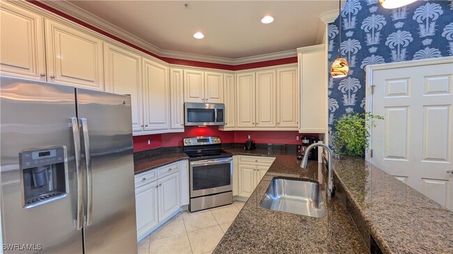 9055 Capistrano St N in Naples, FL - Foto de edificio - Building Photo