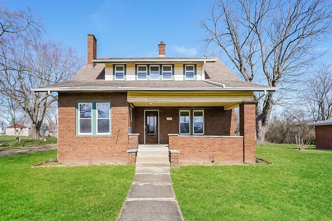 property at 1904 Main Ave W