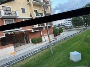 7324 SW 82nd St in Miami, FL - Building Photo - Building Photo