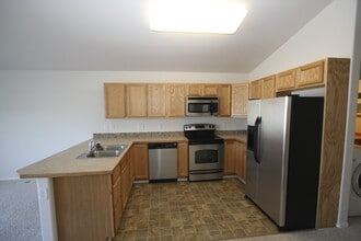 5633 Sapphire Loop in Anchorage, AK - Building Photo - Building Photo