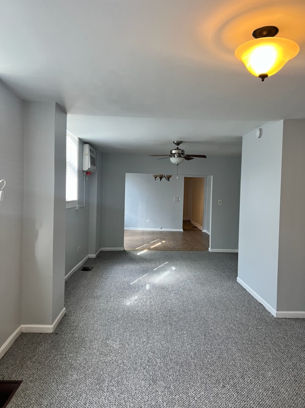 8360 S Mackinaw Ave in Chicago, IL - Building Photo - Building Photo