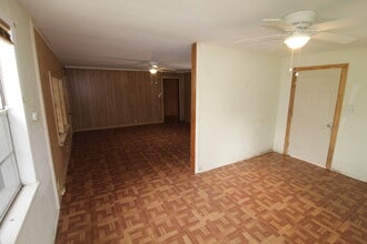 1003 Beam Station Rd in Alice, TX - Building Photo - Building Photo