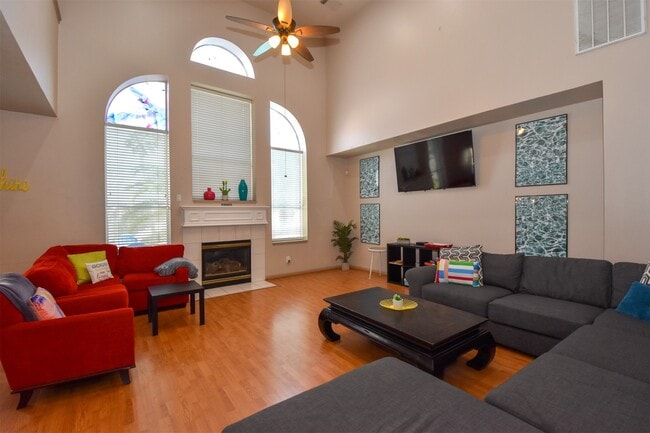 property at 10102 White Oak Trail Ln