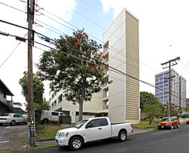 Poki Terrace in Honolulu, HI - Building Photo - Building Photo