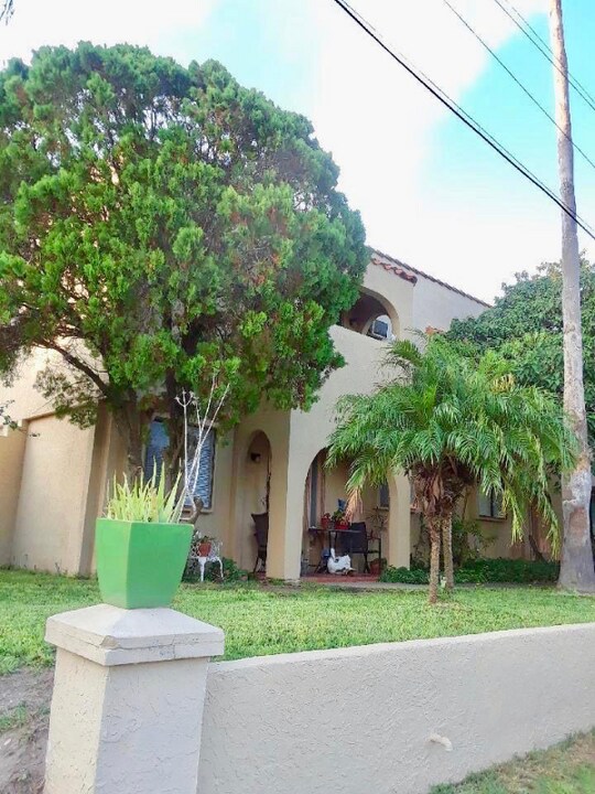 542 W Polk St in Port Isabel, TX - Building Photo