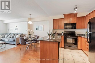 6-76 Rosebank Dr in Toronto, ON - Building Photo - Building Photo