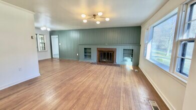 3413 Montlake Dr in Knoxville, TN - Foto de edificio - Building Photo