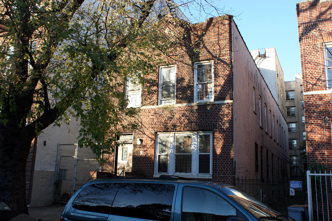 1011 Longfellow Ave in Bronx, NY - Building Photo