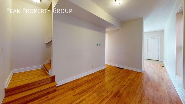 1369 Indianola Ave in Columbus, OH - Building Photo - Building Photo