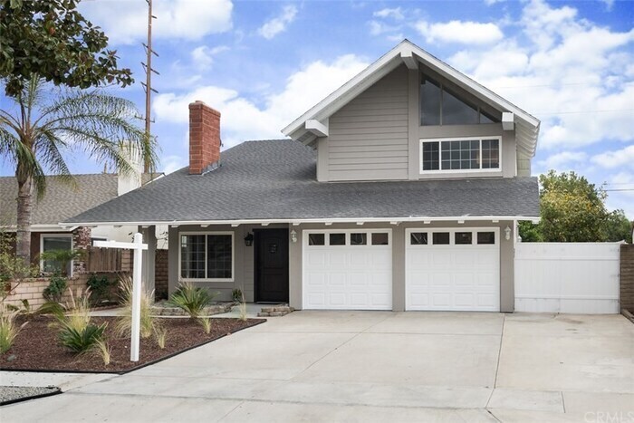 6290 E Woodsboro Ave in Anaheim, CA - Building Photo