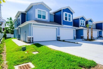 410 Finn Wy in Dunedin, FL - Building Photo - Building Photo