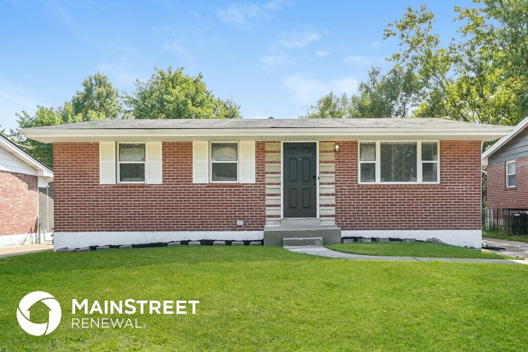 1376 Cove Ln in St. Louis, MO - Foto de edificio