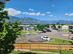 3650 Strawberry Field Grv, Unit F in Colorado Springs, CO - Foto de edificio - Building Photo