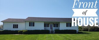 4074 Old Maysville Rd in Mount Sterling, KY - Building Photo