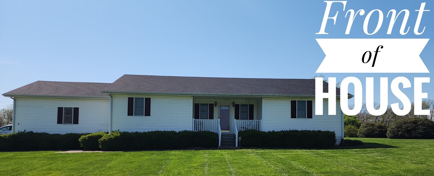 4074 Old Maysville Rd in Mount Sterling, KY - Foto de edificio