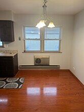 2103 W Montrose Ave, Unit 2 in Chicago, IL - Building Photo - Building Photo