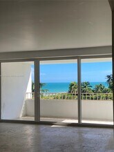 177 Ocean Ln Dr in Key Biscayne, FL - Foto de edificio - Building Photo