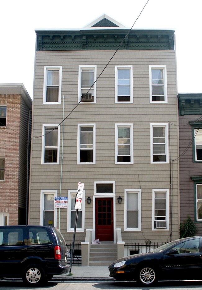 341 9th St in Jersey City, NJ - Building Photo - Building Photo