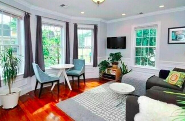 613 Dorchester Ave, Unit 2 in Boston, MA - Building Photo - Building Photo