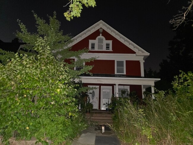 3251 Portland Ave, Unit Portland Hooze 2