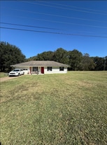 394 Pickensville Rd in Columbus, MS - Building Photo