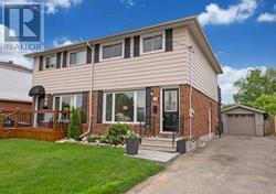 630 Perry Crescent in Oshawa, ON - Building Photo