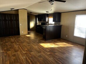 513 N Avenue F in Clifton, TX - Building Photo - Building Photo