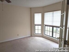 1218 Summit Crest in San Antonio, TX - Building Photo - Building Photo