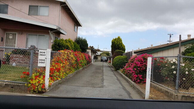 24047 Park St-Unit -24047 in Hayward, CA - Building Photo - Building Photo